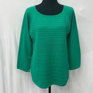 Cable & Gauge liquid knit, 3/4 length sleeves, round neck, green , size Large